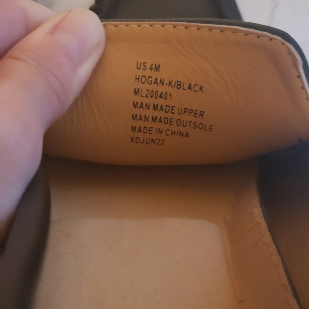 ML Women's Black Leather Loafers‎